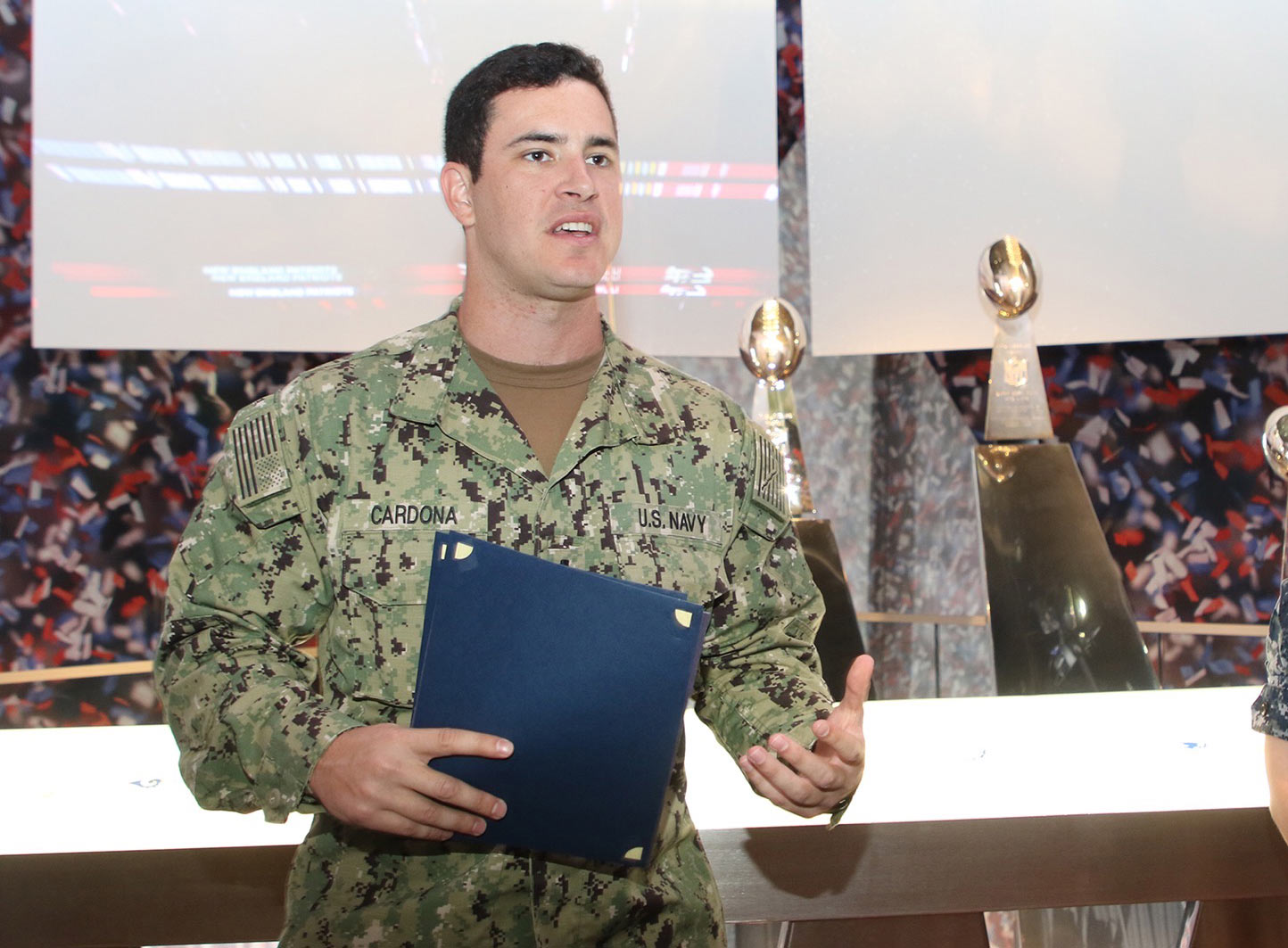 Joe Cardona gets promoted to lieutenant in Navy before practice